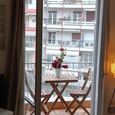 Apartment Cozy In The Very Heart Of Thessaloniki